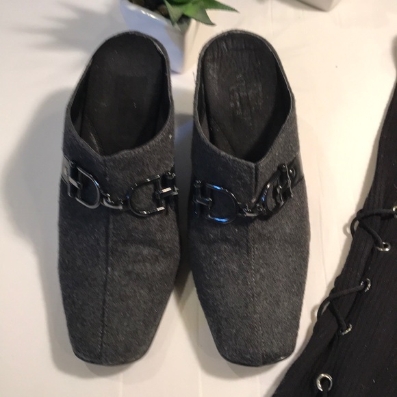 Aerosoles Charcoal Flannel “90’s Buckle” Mules - Picture 2 of 4